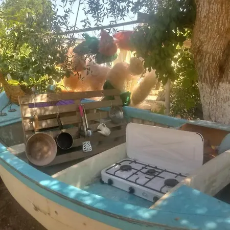 Farm Glamping Tent On Acquaviva Bay Luxuszelt